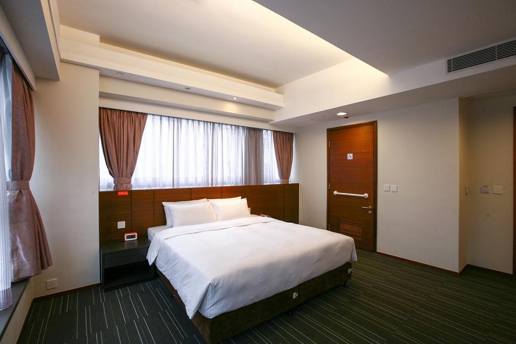 Premier King Room - Disability Access,1278493006:JPEG