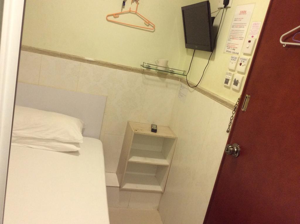 Single Room with Private Bathroom,140663859:JPEG