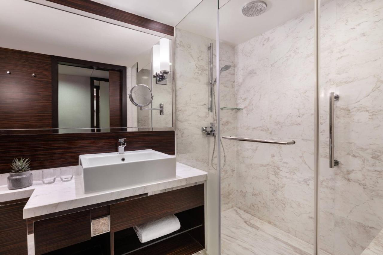 1 King Bed, Room,1388013737:JPEG