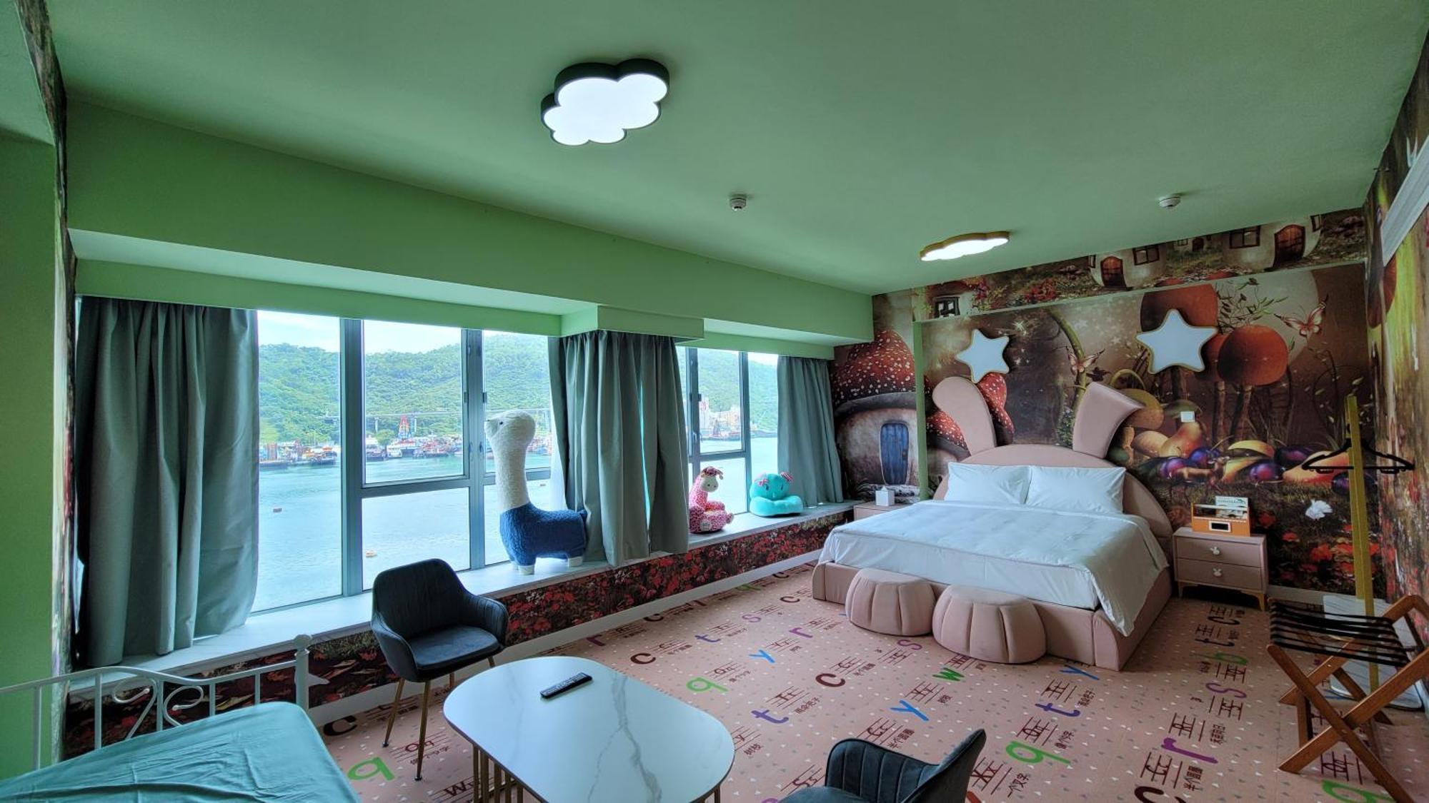 Theme Seaview Suite