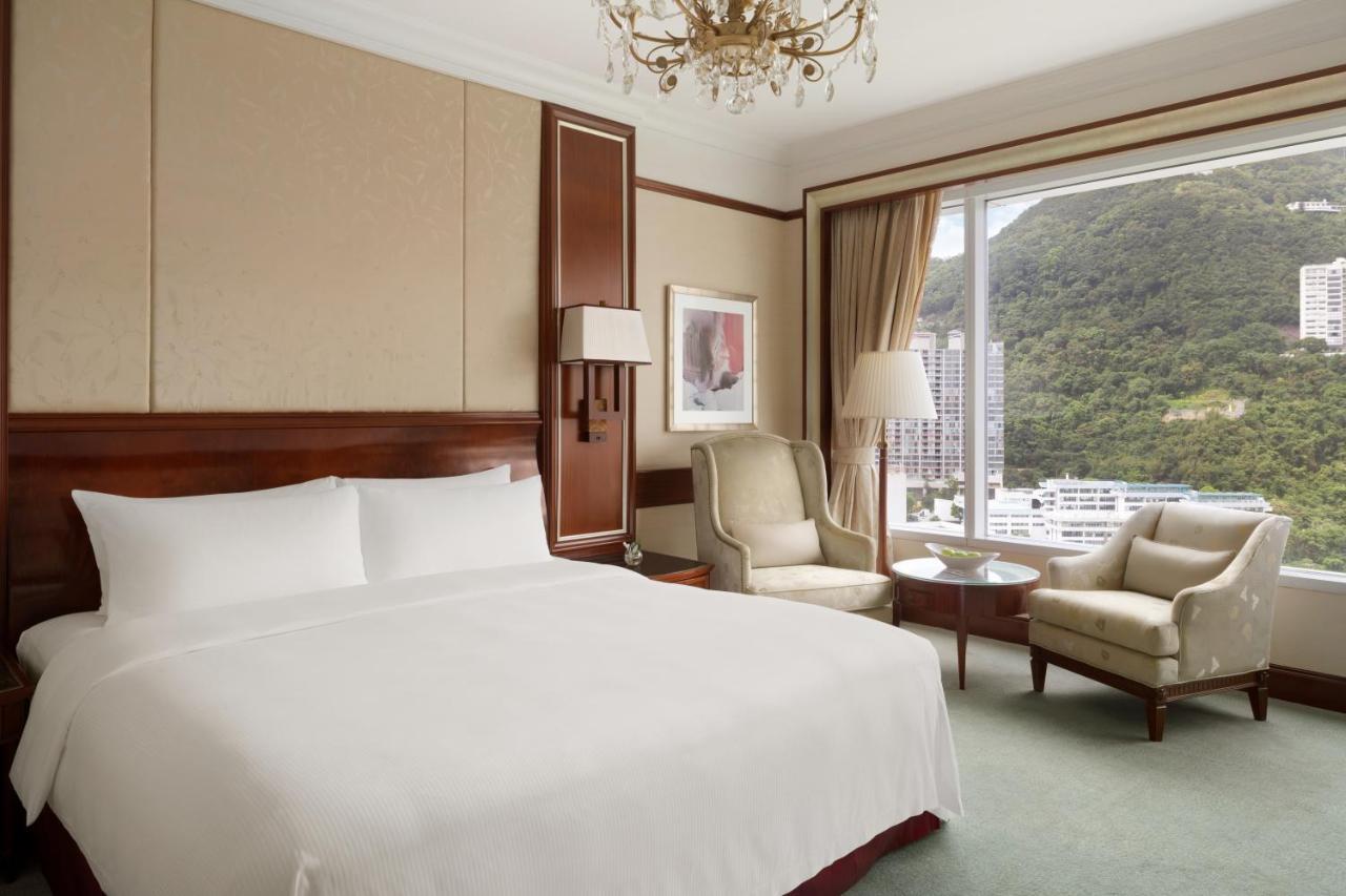 Island Shangri-La Deluxe Peak View King Room,1098101709:JPEG