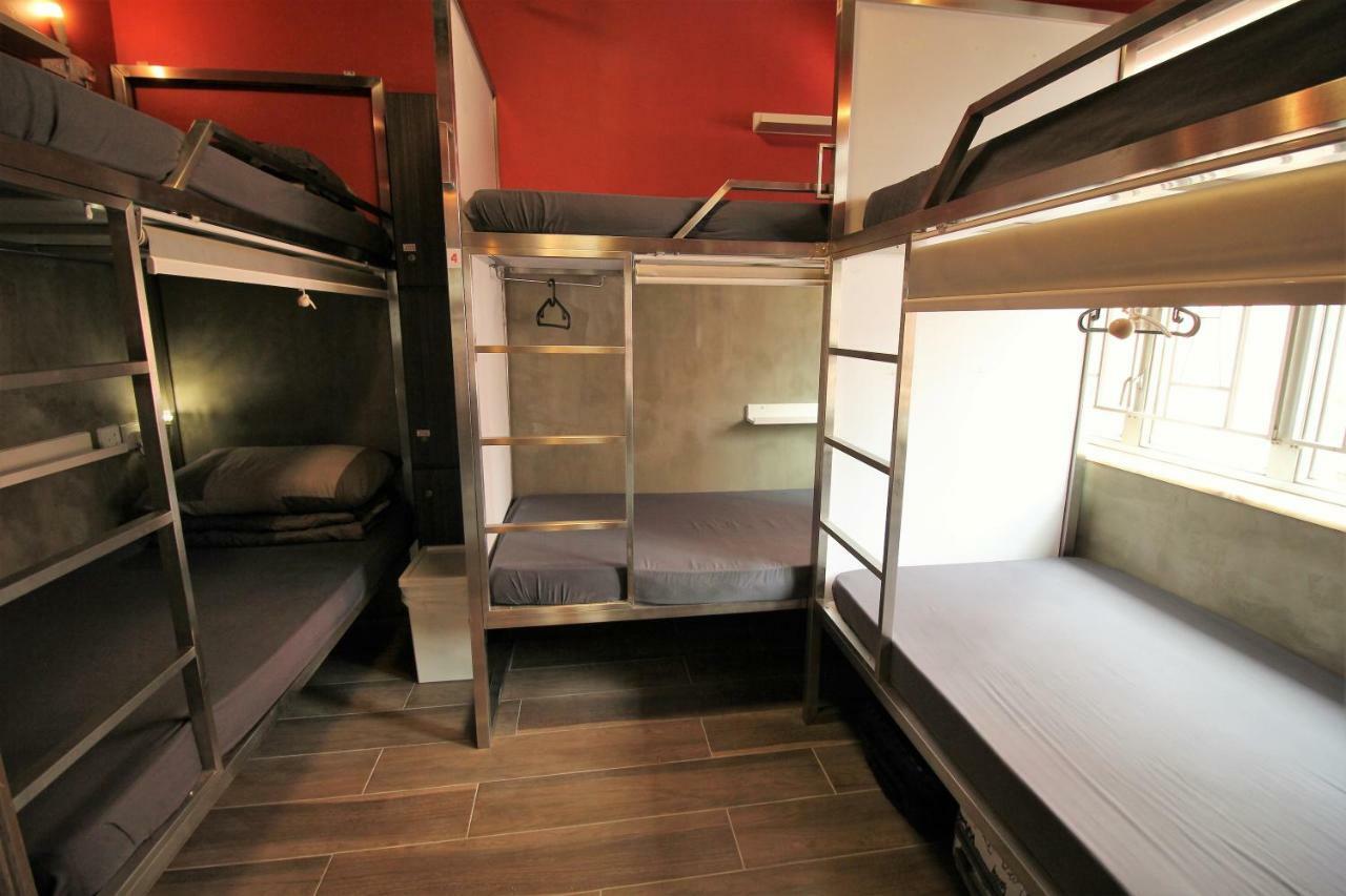 Posto Letto in Dormitorio Misto con 4 Letti