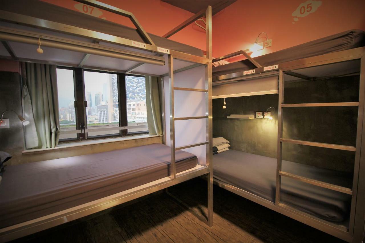 Posto Letto in Dormitorio Misto con 8 Letti
