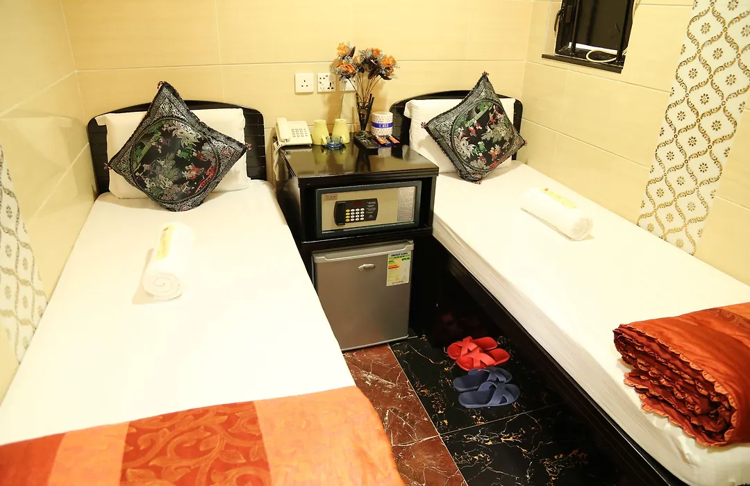 Russian Hostel-1