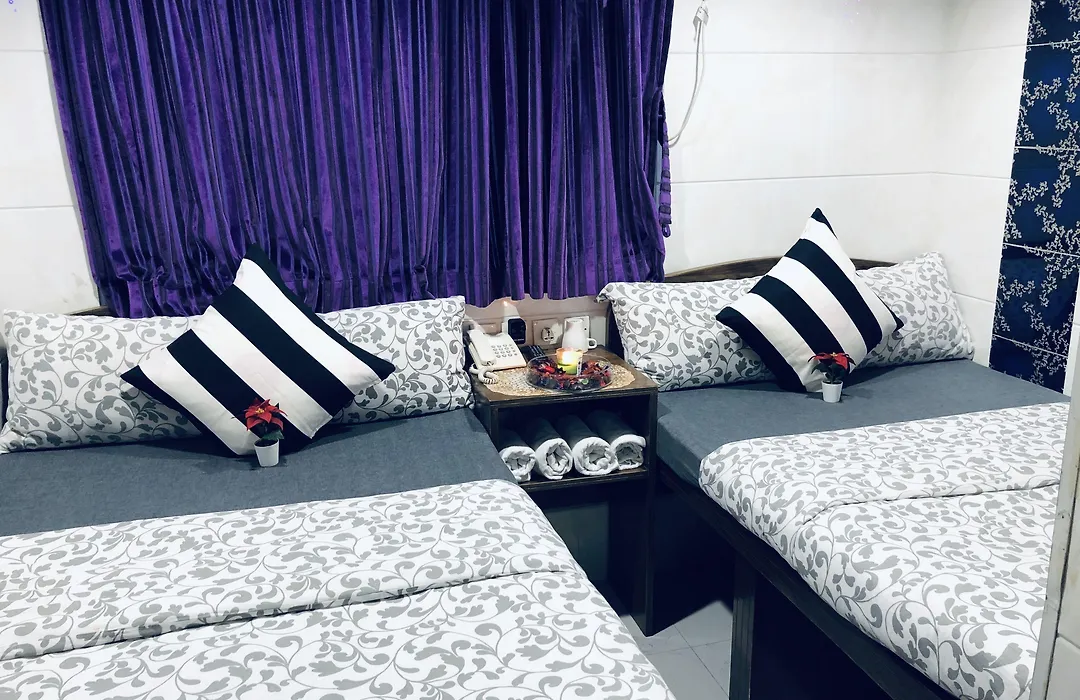 Premium Lounge-1