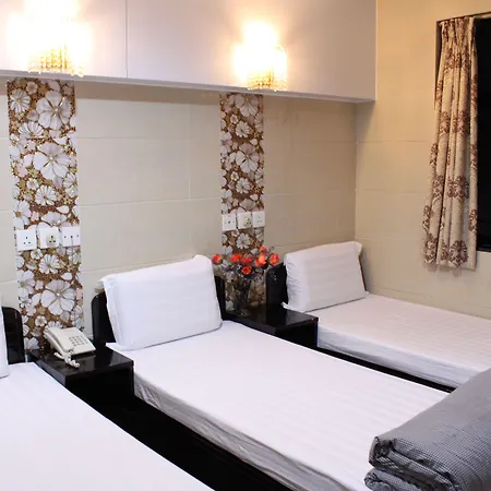 Russian Hostel-2
