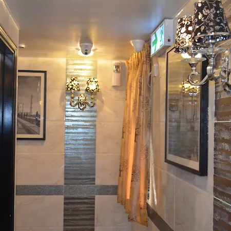 Skylark Hostel-3