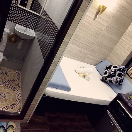 Paris Guest House, 10 E4-3