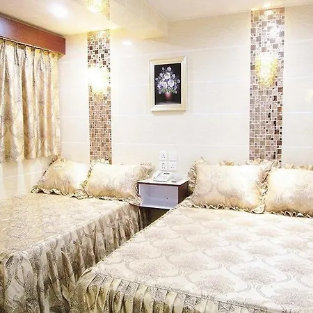 New Chung King Mansion Guest House - Tower C-2