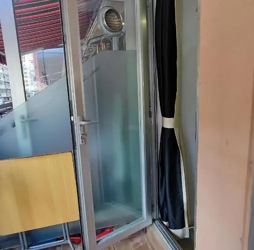 香港 M18 Station 101アパートホテル